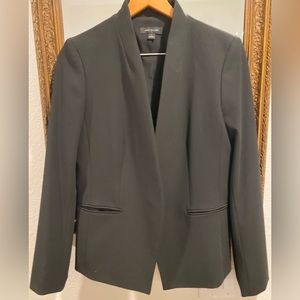 Black Ann Taylor blazer suit. Great condition.